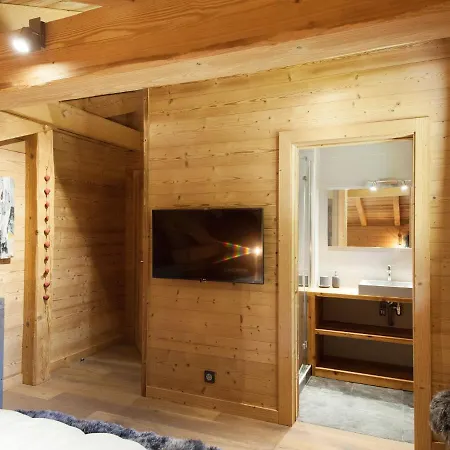 Luxury Chalet Located In An Exceptional Setting In The Mountains 샬레