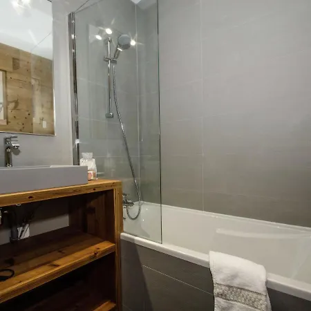 Luxury Chalet Located In An Exceptional Setting In The Mountains 샬레
